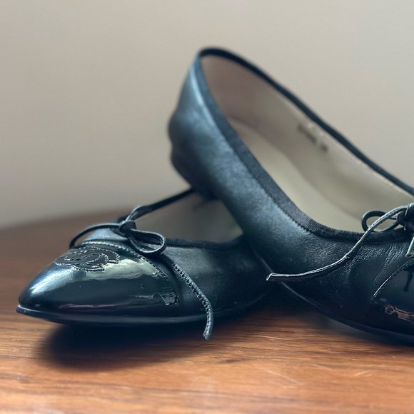 Authentic ballerina CHANEL flats (size 6.5 US/37 EU) - Picture 2 of 6